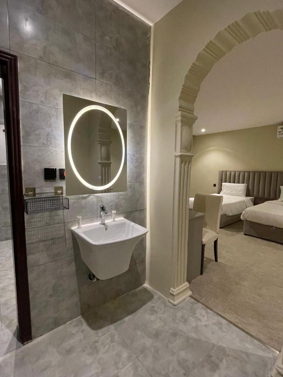 الفخامة الملكية Alula Appartement *